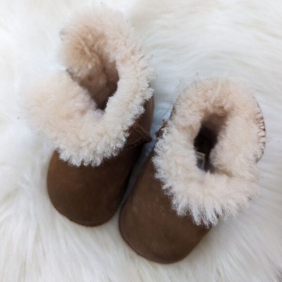 Baby UGG AUSTRALIA ERIN 225827 chestnut sheepskin boots S Small / 2-3 infant - Picture 5 of 9